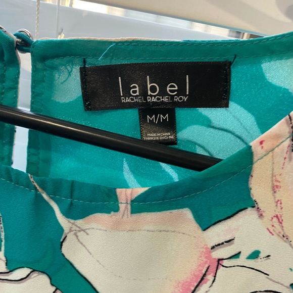 Top - Picture 2 of 2